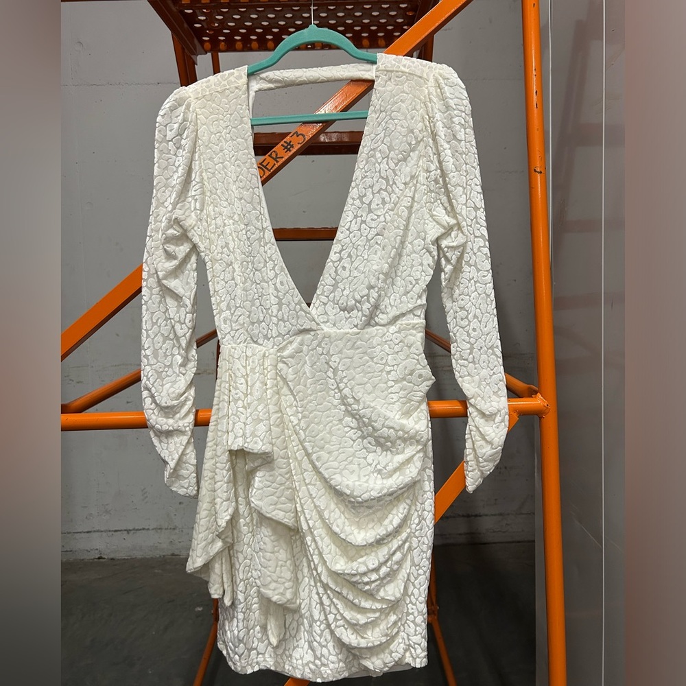 Luxxel White Floral Textured Long Sleeve Dress